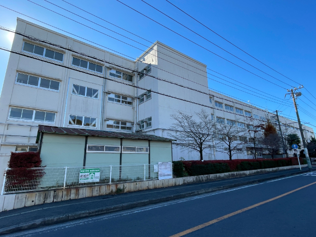 中学校　横浜市立新田中学校（中学校）まで1035m