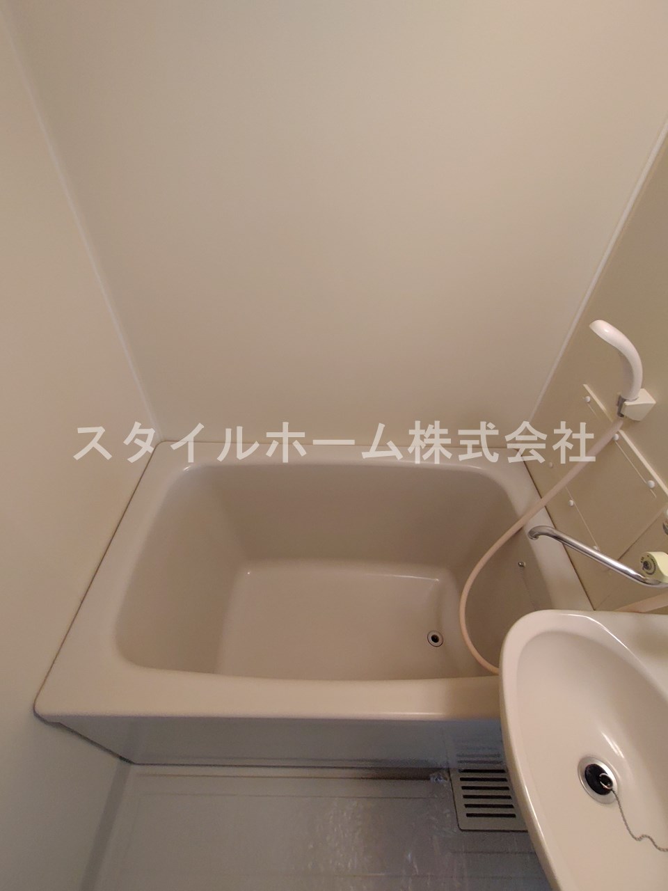 バス・シャワールーム　別部屋写真です。