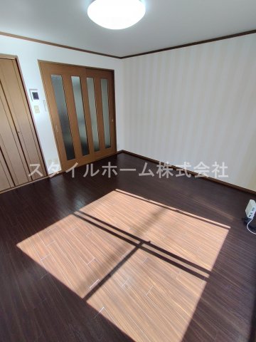 トイレ　別部屋写真です。