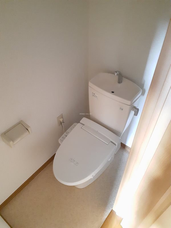 トイレ　清潔なお手洗いです※参考写真は別号室です。