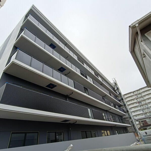 建物外観　オートロック完備