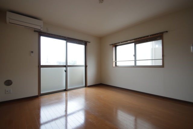 居室・リビング　※別室の参考写真の為、現況優先です。