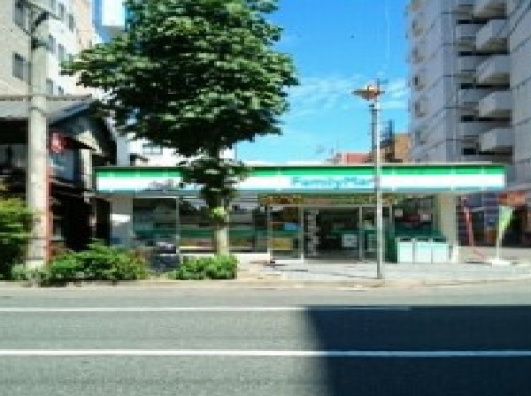 コンビニ　ファミリーマート（コンビニ）まで90m