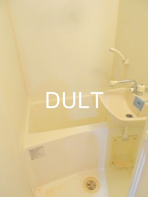 バス・シャワールーム　バスルームです。