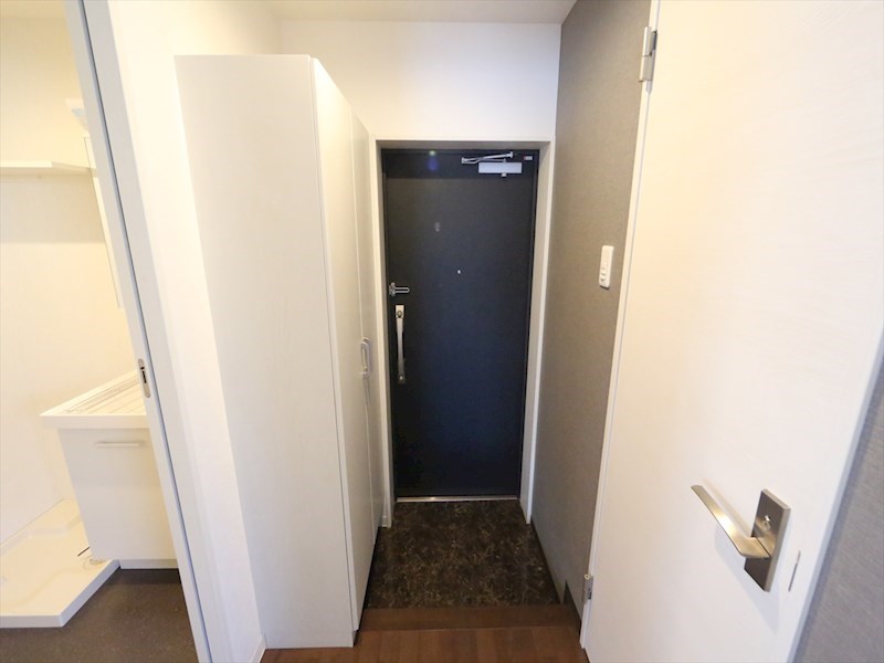 玄関　玄関　シューズボックス付（収納充実してます）