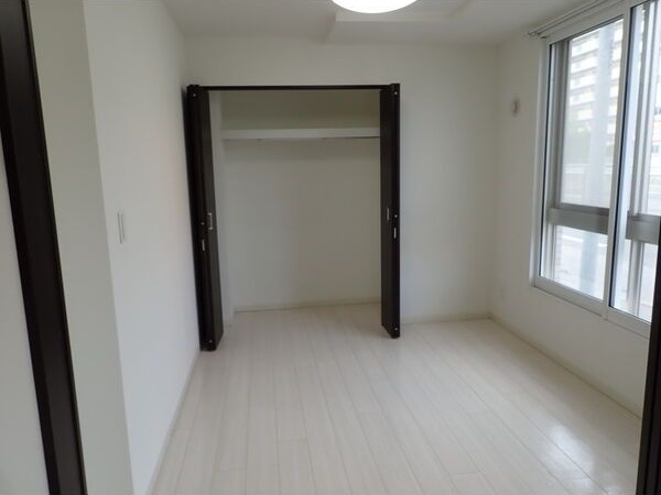 その他部屋・スペース　壁面が多く家具の配置がしやすいです♪