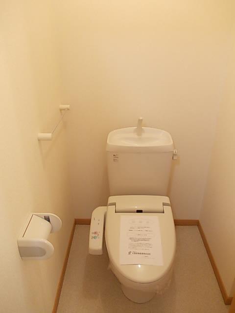 トイレ　温水洗浄便座