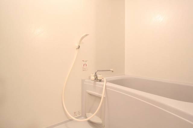 バス・シャワールーム　※別の部屋の写真を流用しています。