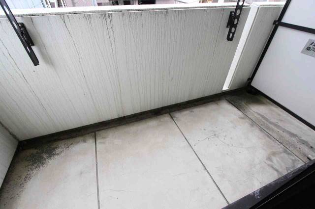 バルコニー　※別の部屋の写真を流用しています。