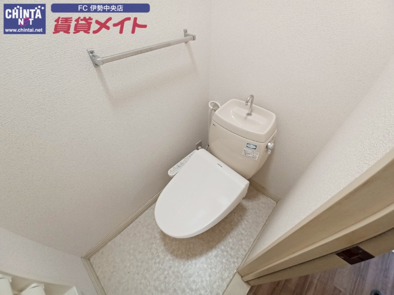 トイレ　同型参考写真