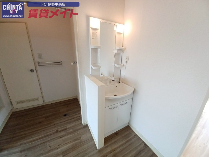 洗面設備　同型参考写真