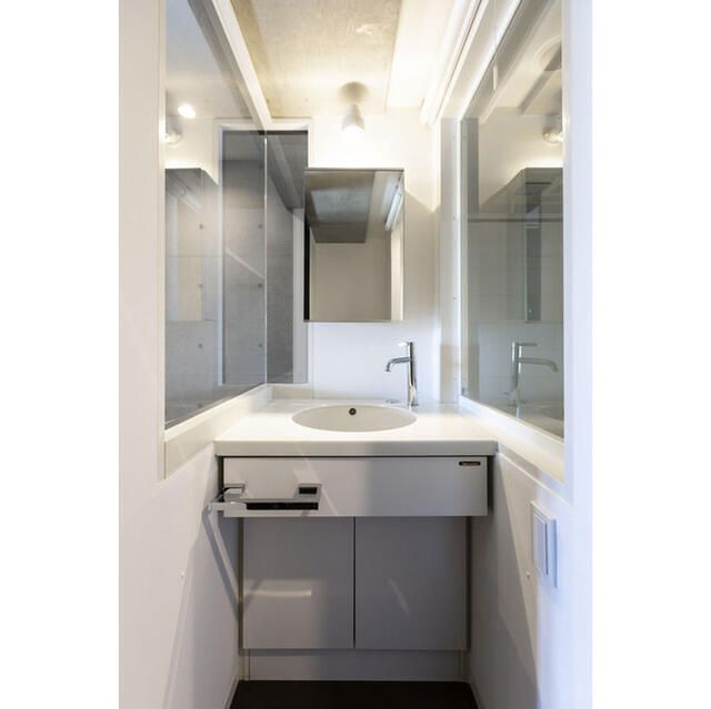 洗面設備　スペースが確保できる洗面所です