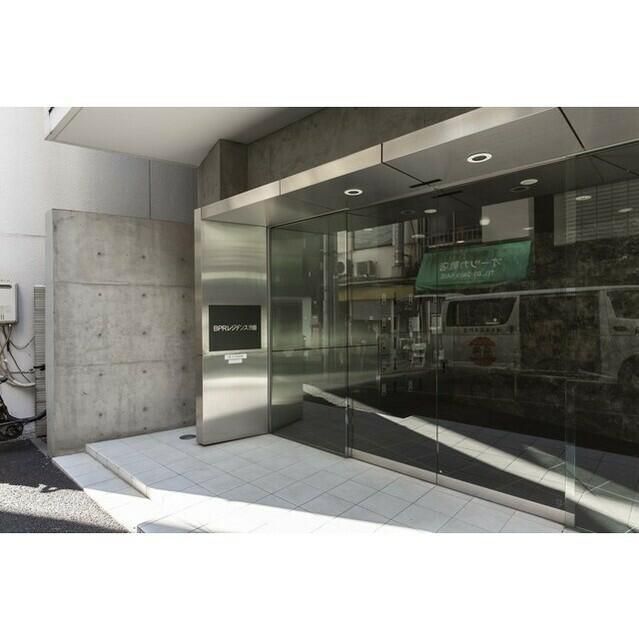 エントランス　建物の内部です