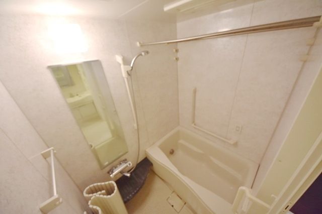 バス・シャワールーム　内装中