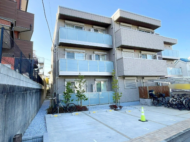 建物外観　オートロック付きです