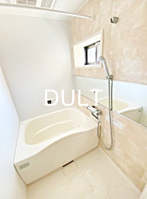 バス・シャワールーム　バスルームです。