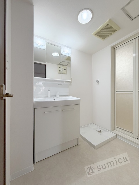 洗面設備　洗面脱衣所付き！独立洗面台が便利です♪♪