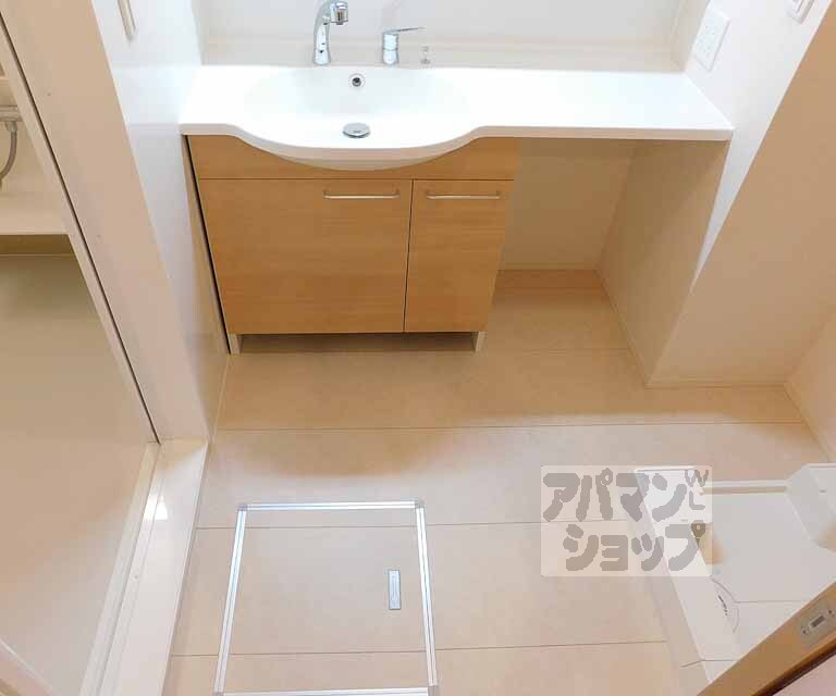 洗面設備　広々とした洗面所です！