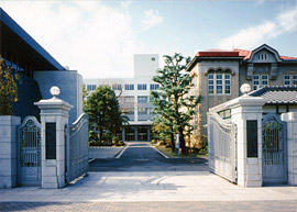 中学校　樟蔭中学校（中学校）まで722m