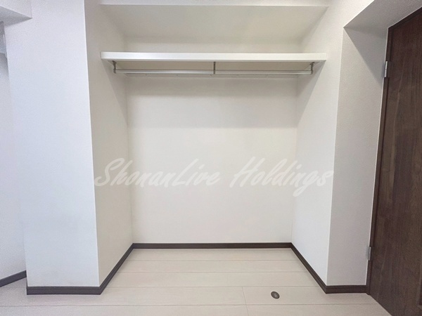 収納　ハンガーラック付きで楽々収納♪