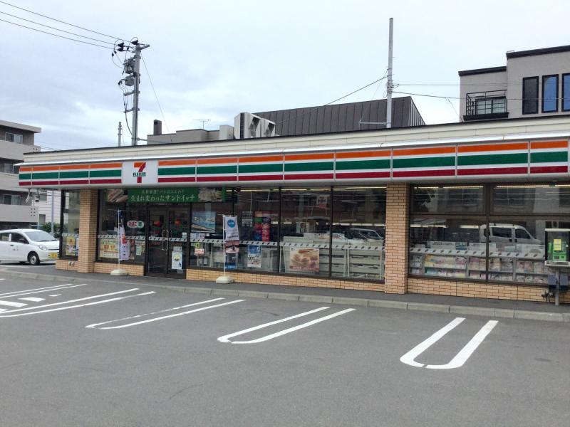 コンビニ　セブンイレブン札幌月寒東1条6丁目店（コンビニ）まで168m