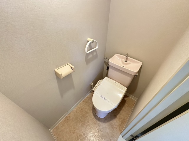 トイレ　別部屋参考写真です