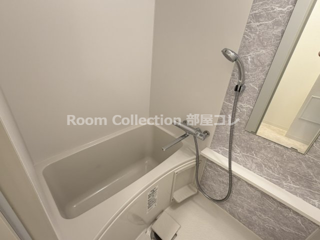 バス・シャワールーム　※同物件他部屋写真 反転、色違いの場合有 現況優先