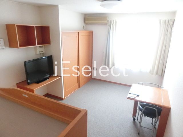 居室・リビング　1階はフローリング、2階はじゅうたん張りになっております