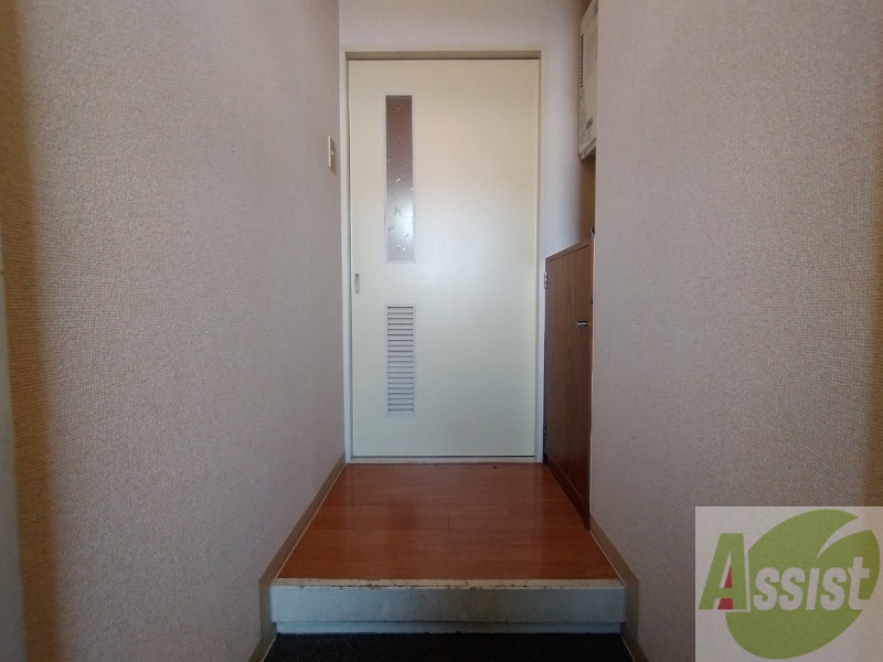 玄関　玄関からの様子を撮影してみました。動線になります。