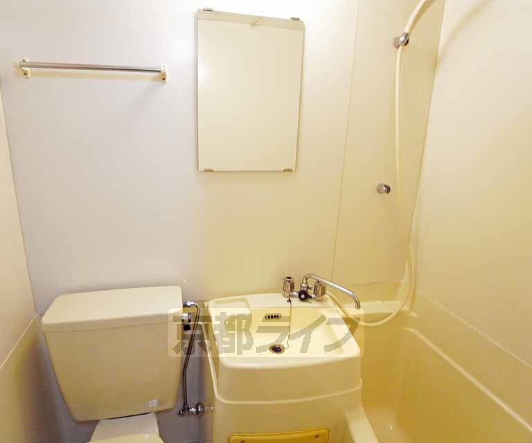 洗面設備　きれいな洗面台です