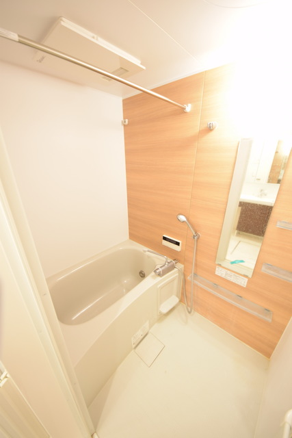 バス・シャワールーム　～浴室乾燥機も付いてます～