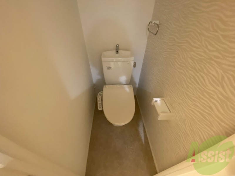 トイレ　温水洗浄便座は使い勝手も良く嬉しいですね。