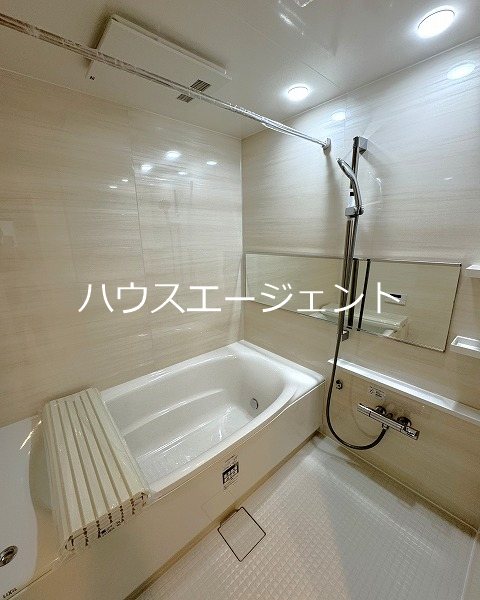 バス・シャワールーム　広々綺麗なお風呂です
