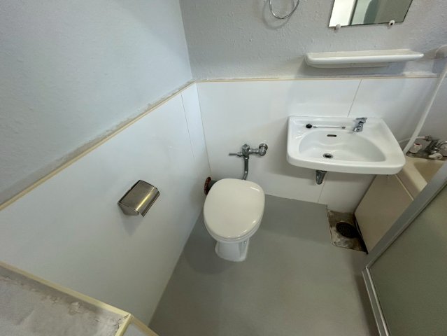 トイレ　八和ビル