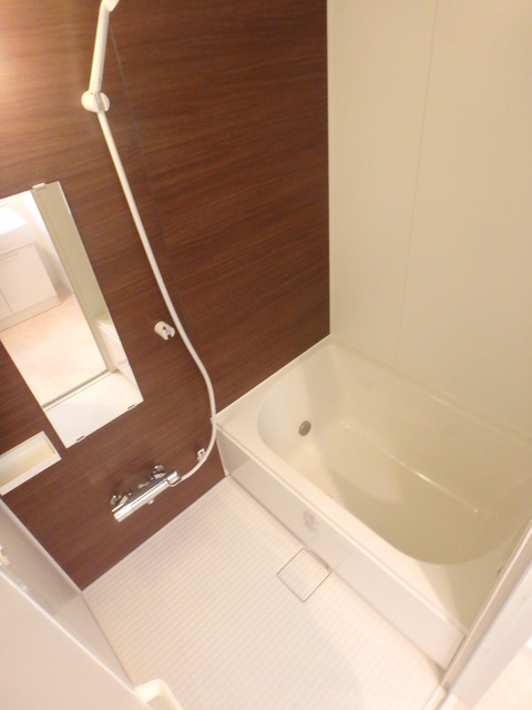 バス・シャワールーム　１日の疲れをバスルームでゆっくりと…。