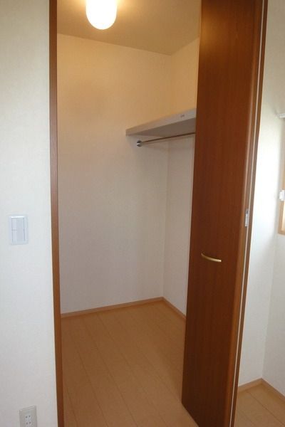 収納　ウォークインクローゼット