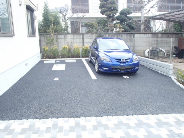 駐車場　★敷地内駐車場★（空き状況・使用料等詳細はご確認下さい）