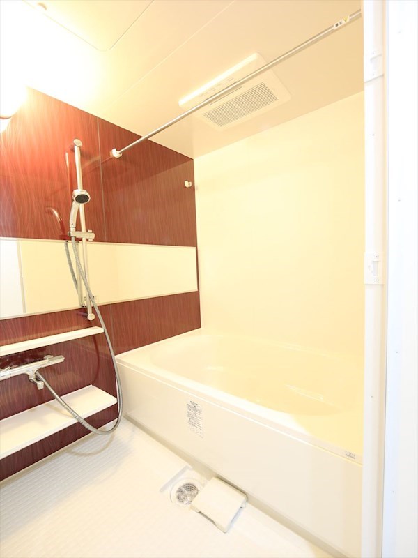 バス・シャワールーム　浴室暖房乾燥機　高温差し湯式追い焚き付バスルーム