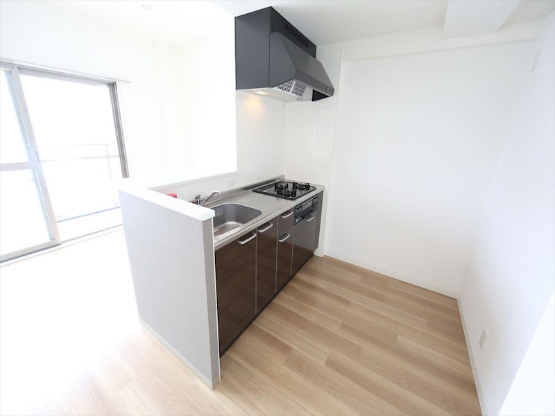 キッチン　システムキッチン（ガス3口コンログリル付）