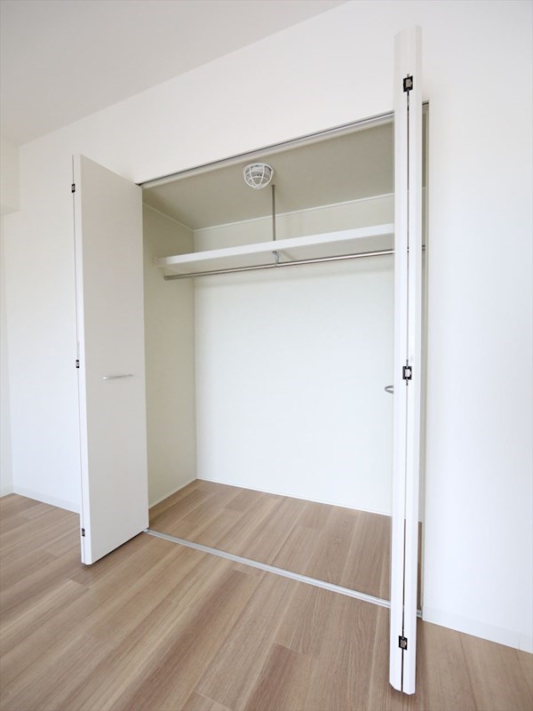 収納　洋室6.7帖　クローゼット（収納充実してます）