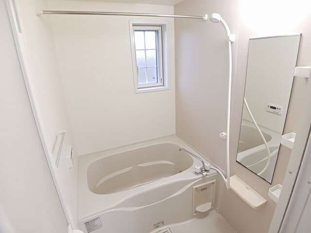 バス・シャワールーム　ゆったり過ごせるお風呂です