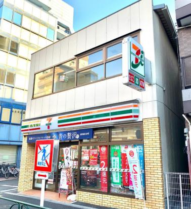 コンビニ　セブンイレブン北新宿1丁目大久保通り店（コンビニ）まで121m