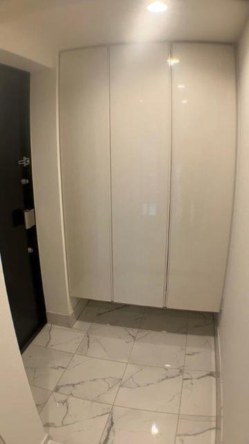 玄関　大理石タイル