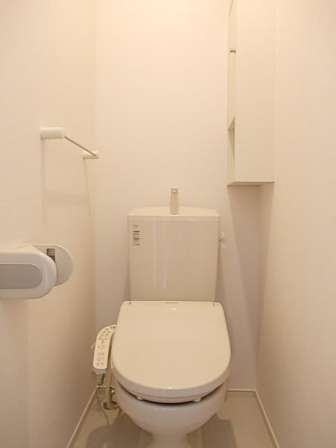 トイレ　温水洗浄暖房便座付トイレ