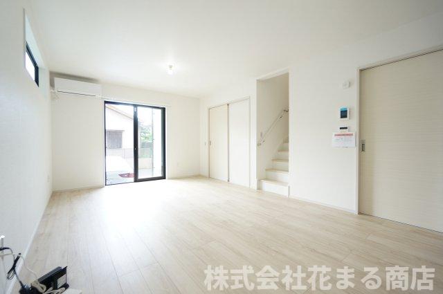 居室・リビング　物件、駅でお待ち合わせでのご案内歓迎！