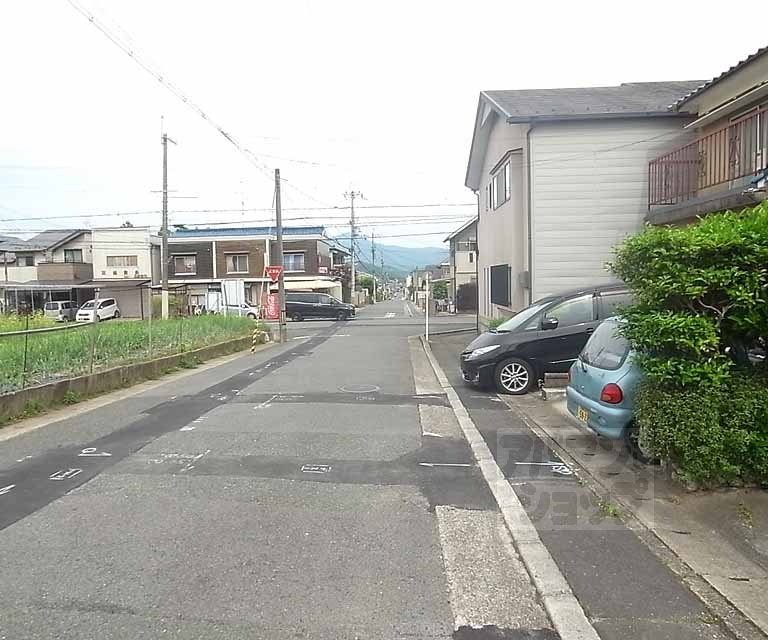 その他　前面道路です。