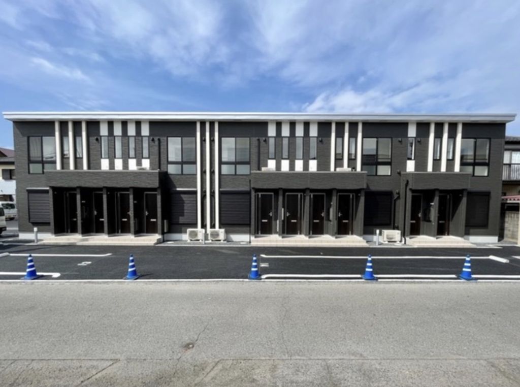 建物外観　駐車場