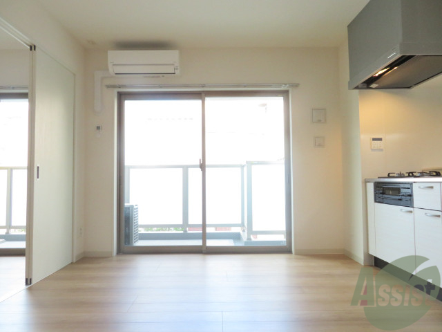 居室・リビング　かなり広めのリビングです。のびのびできますね。