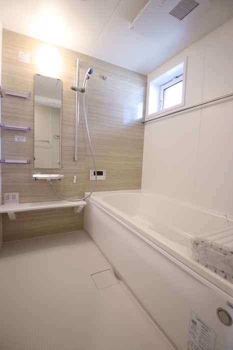 バス・シャワールーム　追い焚き機能付き