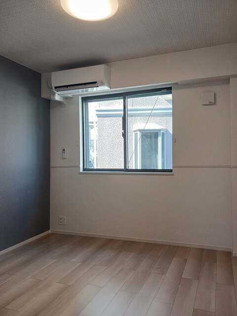 その他部屋・スペース　広くて明るい寝室